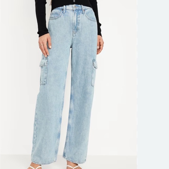 OLD NAVY EXTRA HIGH RISE SKY HI WIDE LEG CARGO JEANS SIZE 6 - Picture 1 of 4